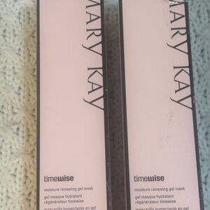 Mary Kay Timewise Gel Mask in Soft Pink